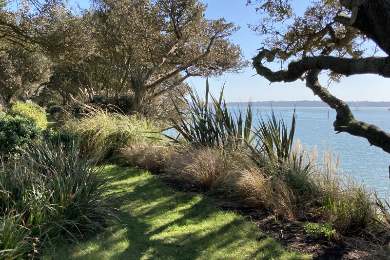 Lepe House Gardens